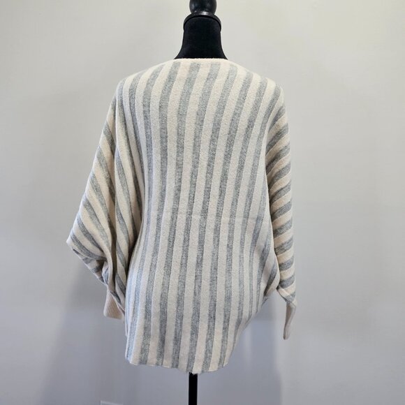 Kerisma sweater in size small with ribbed sleeves bat like wings - Picture 7 of 11